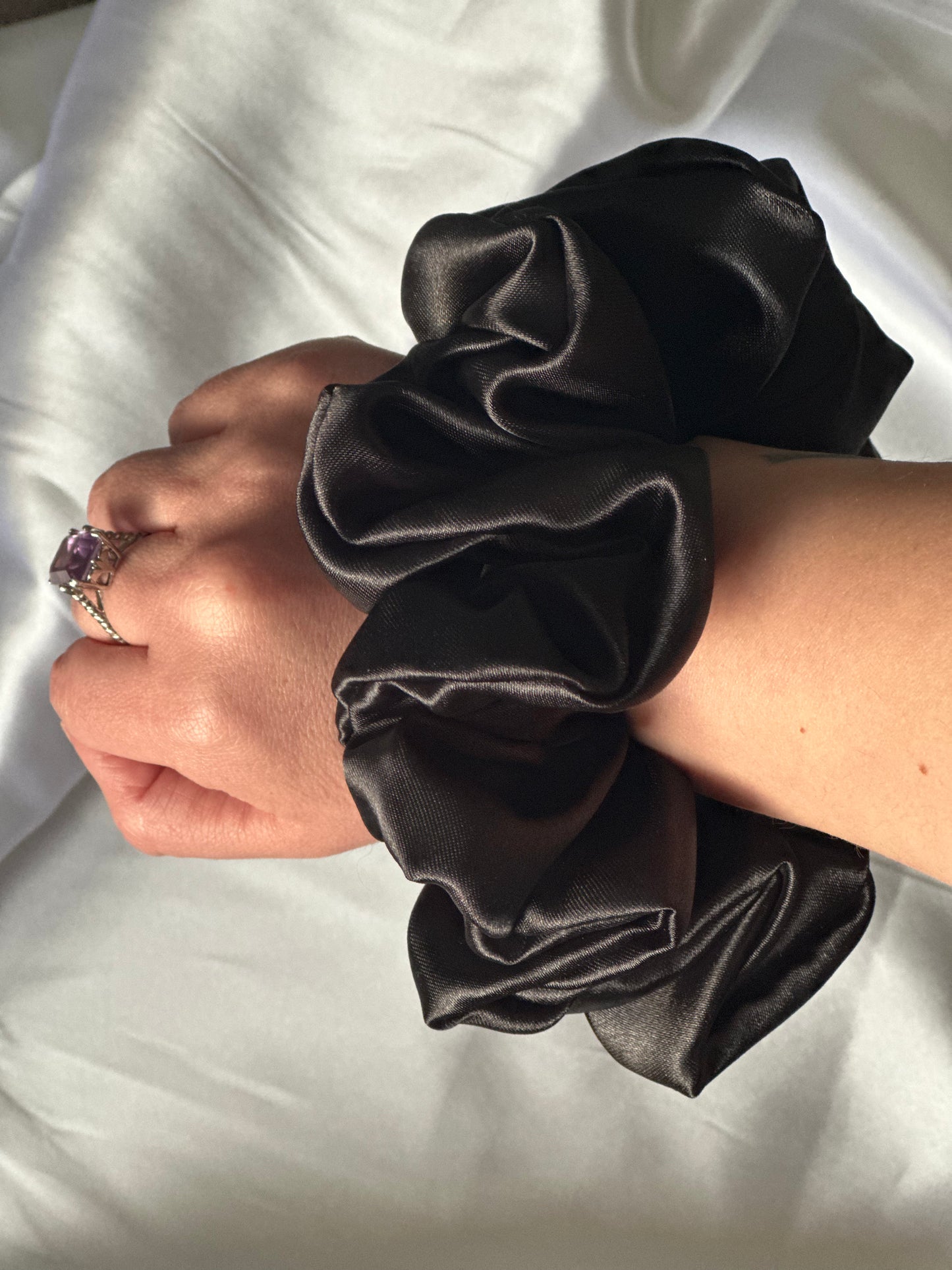 Raven XL Scrunchie